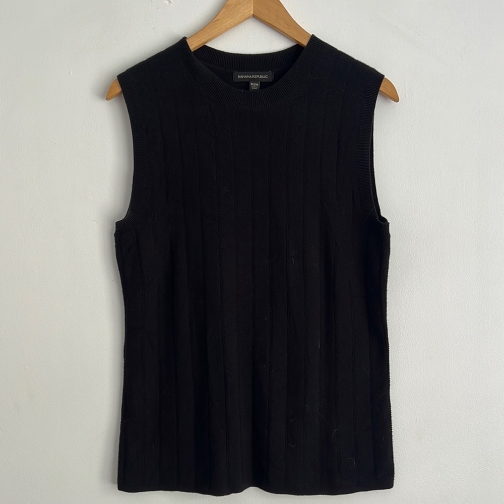 Banana Republic Black Sleeveless Crewneck Sweater